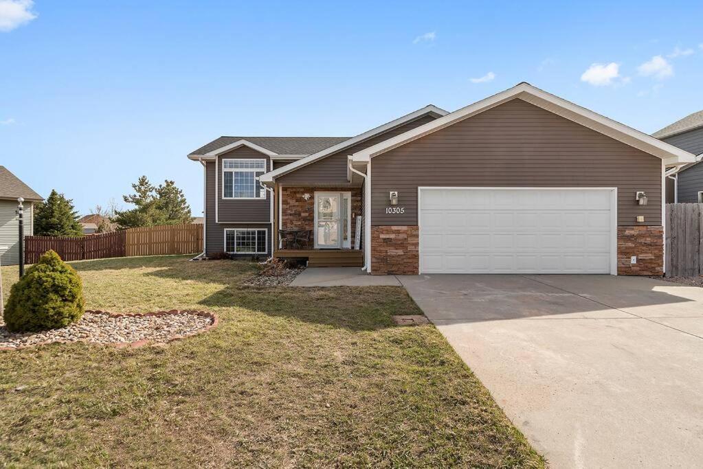 Vila Stylish 5 Br- Lg Fenced Backyard And Playground Summerset Exteriér fotografie