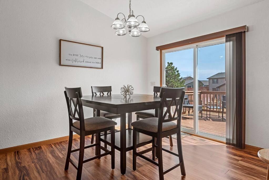 Vila Stylish 5 Br- Lg Fenced Backyard And Playground Summerset Exteriér fotografie