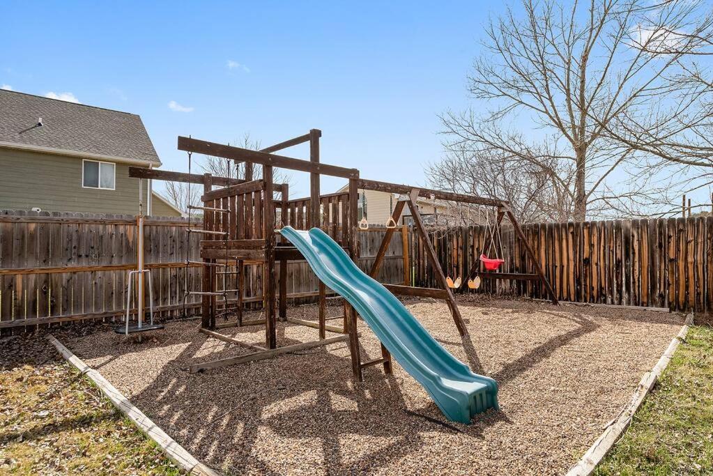 Vila Stylish 5 Br- Lg Fenced Backyard And Playground Summerset Exteriér fotografie